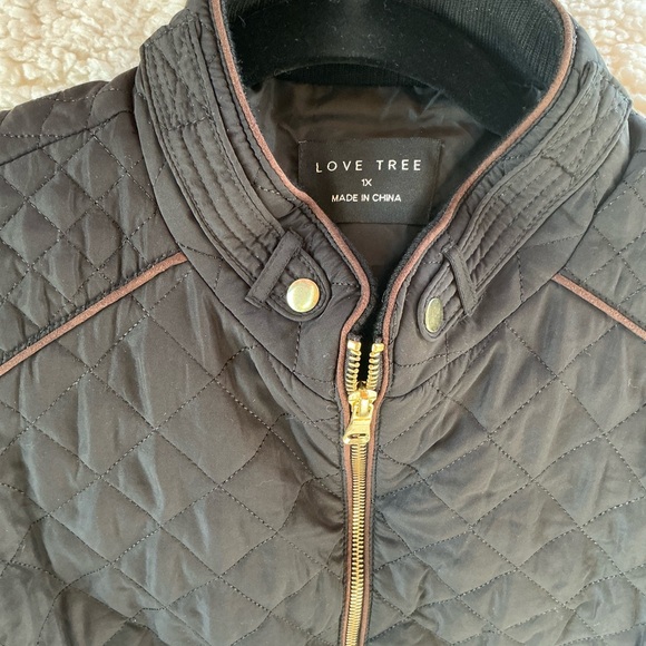 Love Tree Black Quilted Vest - Picture 2 of 3